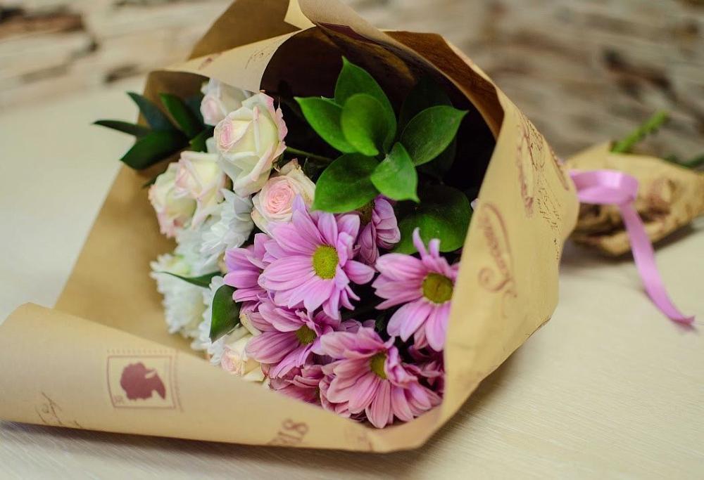 Букет цветов из: Розы и Хризантемы в Нестерово