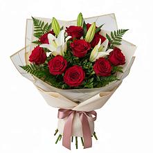 Букет цветов из:  Лилии и Розы в Нестерово