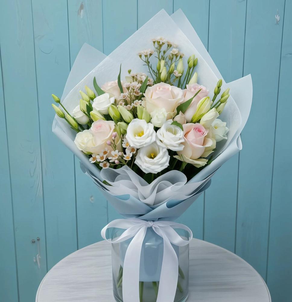 Букет цветов из: Розы и Лизиантусы в Нестерово