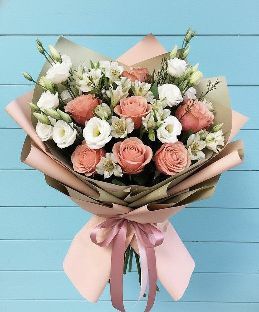 Букет цветов из: Розы, Альстромерии и Лизиантусы в Нестерово