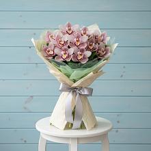 Букет цветов из:  Орхидеи и Розы в Нестерово