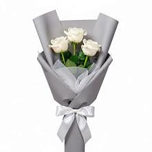 Букет 3 белые розы в Нестерово