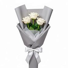 Букет 3 белые розы в Нестерово