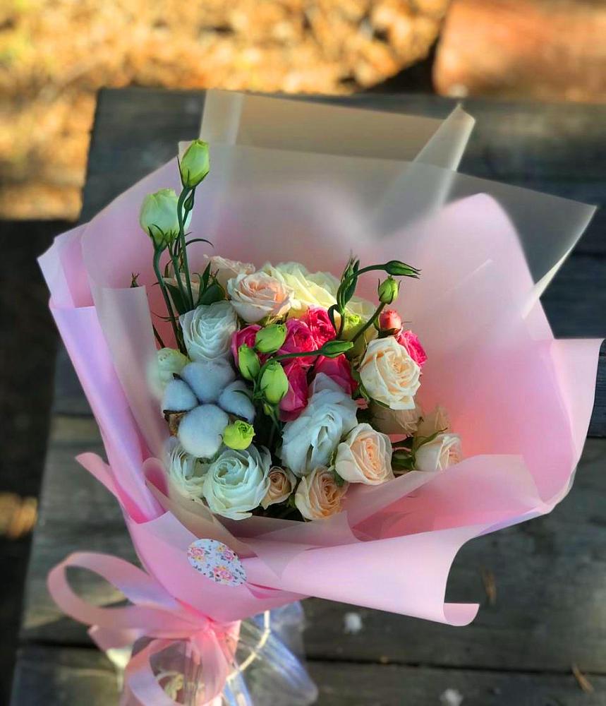 Букет цветов из: Розы и Лизиантусы в Нестерово