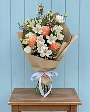 Букет цветов из:  Альстромерии, Лизиантусы, Розы и Хризантемы #REPLACE_PRED# Нестерово