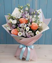 Букет цветов из:  Лизиантусы, Розы, Альстромерии и Гипсофила в Нестерово