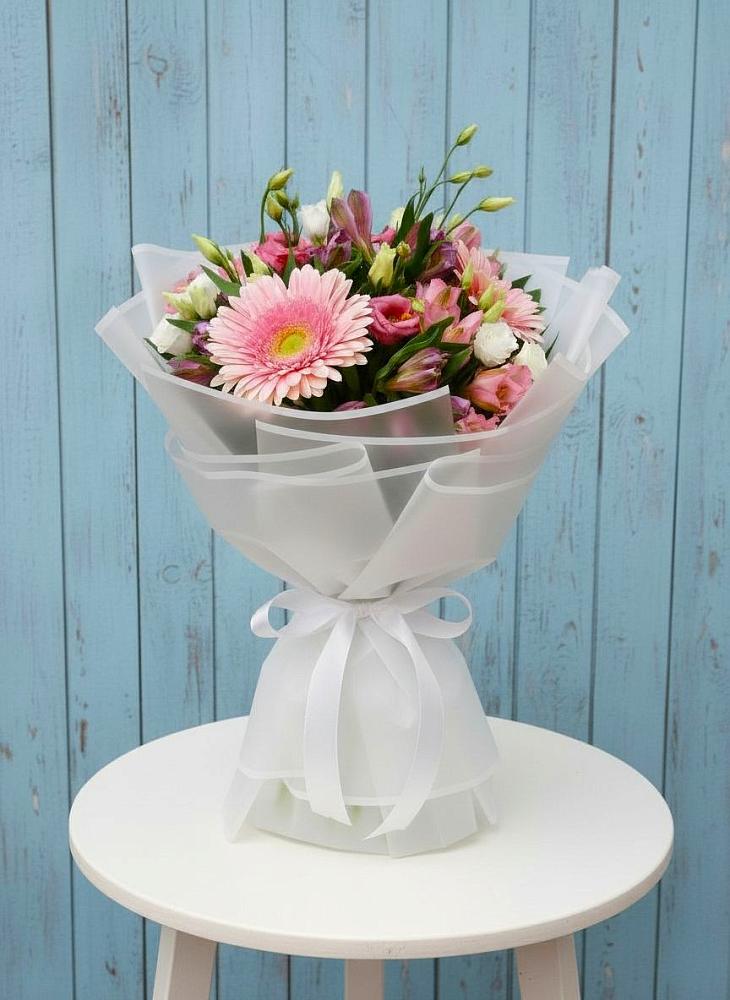 Букет цветов из: Герберы, Альстромерии и Лизиантусы в Нестерово