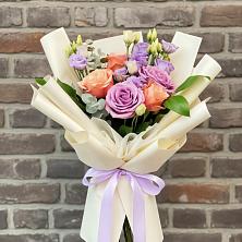 Букет цветов из:  Лизиантусы и Розы в Нестерово