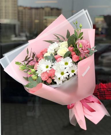 Букет цветов из: Розы, Лизиантусы и Хризантемы в Нестерово