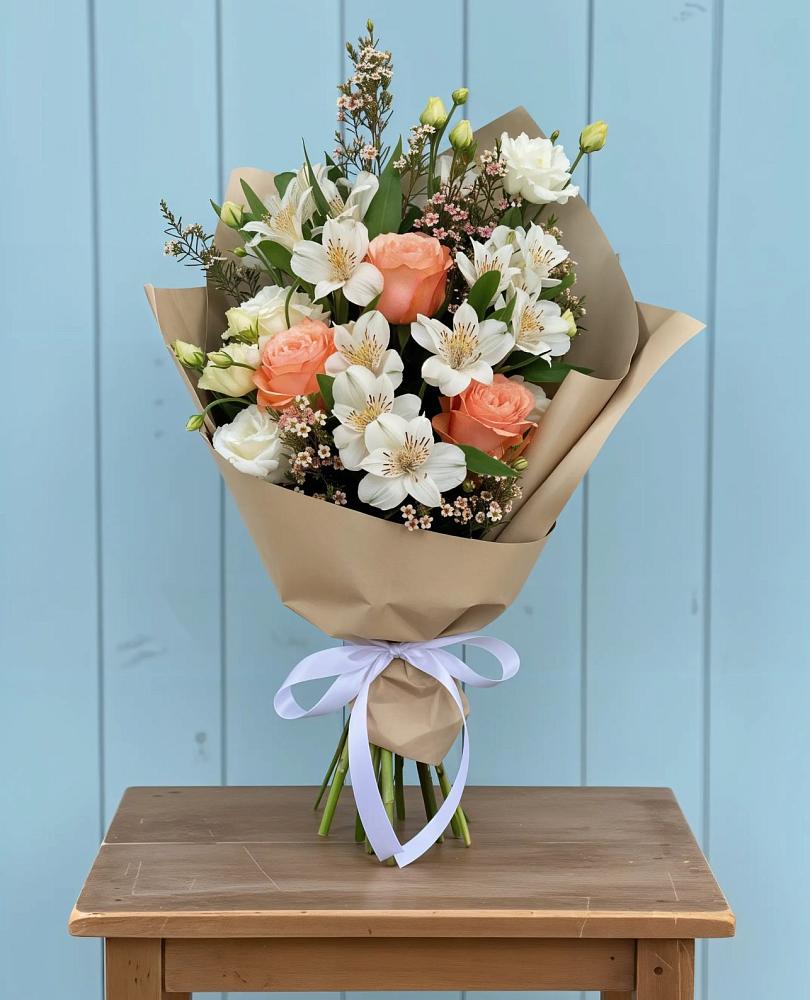 Букет цветов из: Альстромерии, Лизиантусы, Розы и Хризантемы в Нестерово